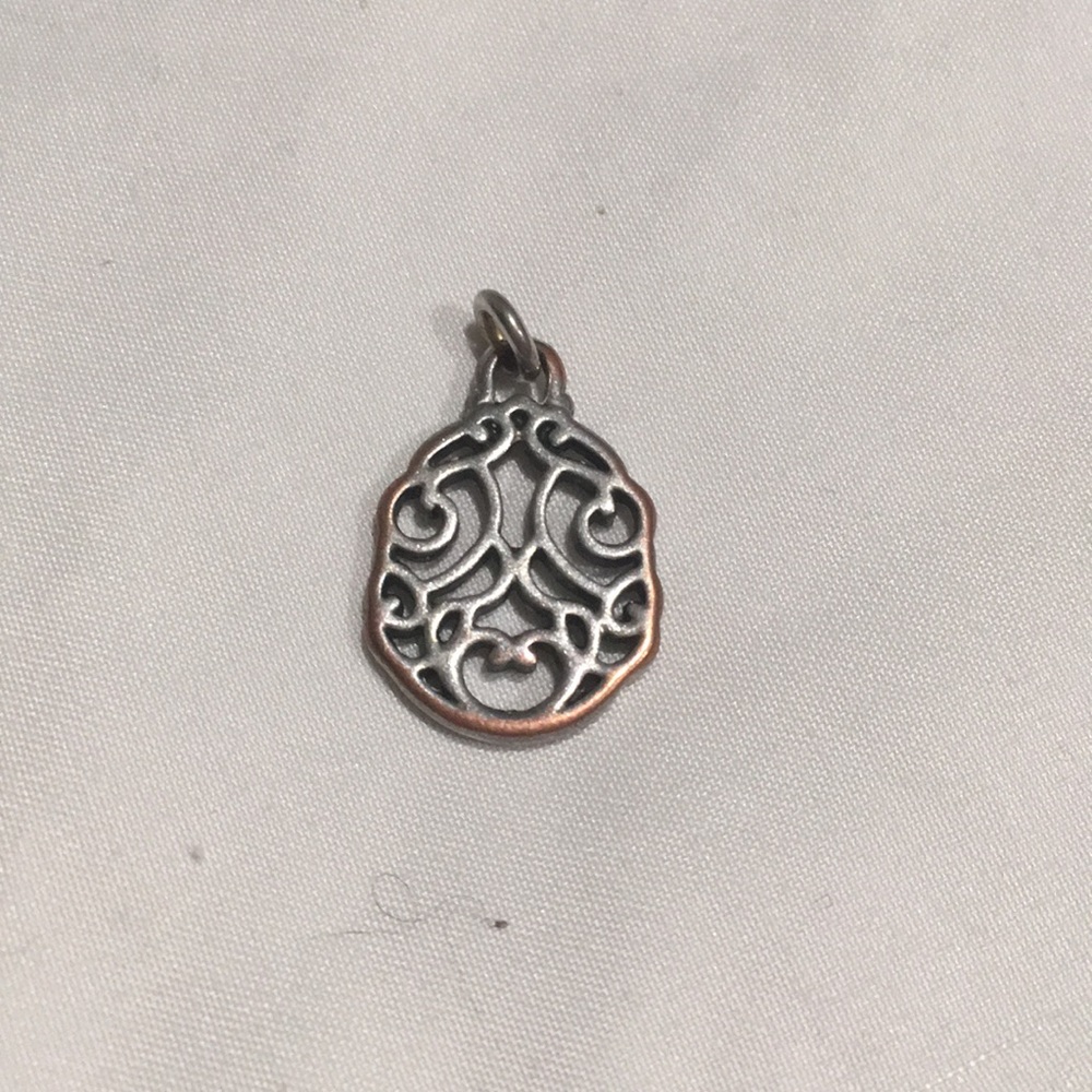 Silver twisty necklace pendant